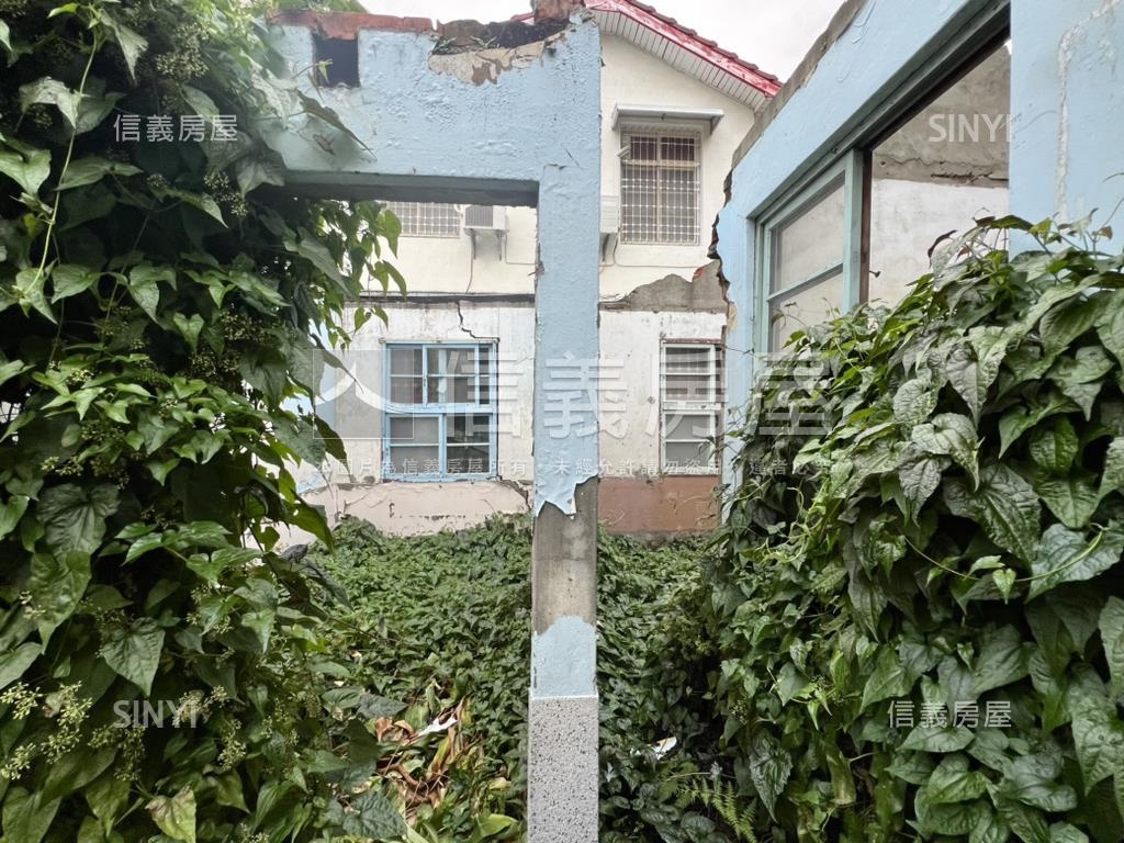 近長榮中學約３４坪土地房屋室內格局與周邊環境