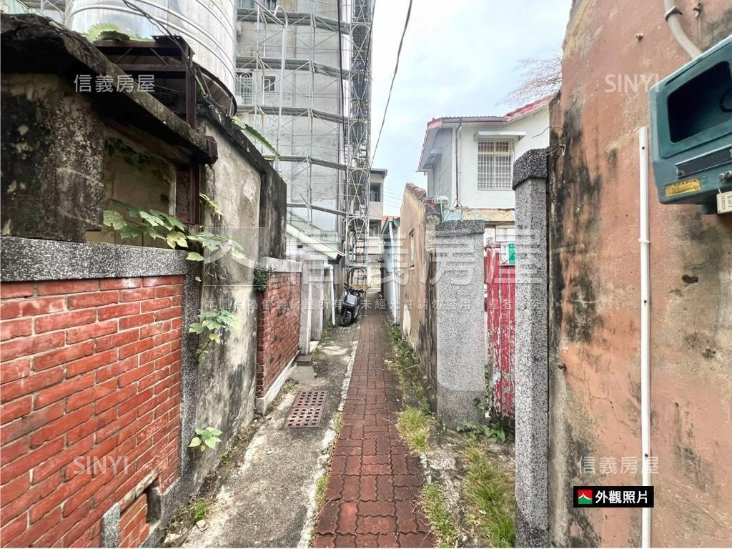 近長榮中學約３４坪土地房屋室內格局與周邊環境