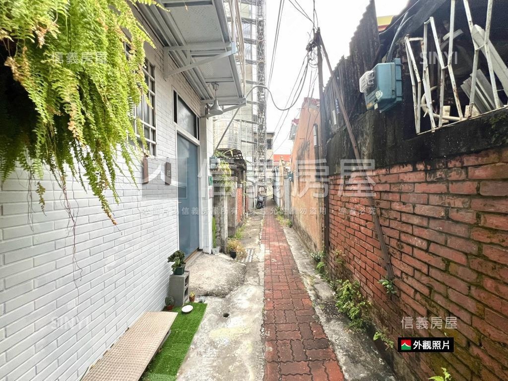 近長榮中學約３４坪土地房屋室內格局與周邊環境