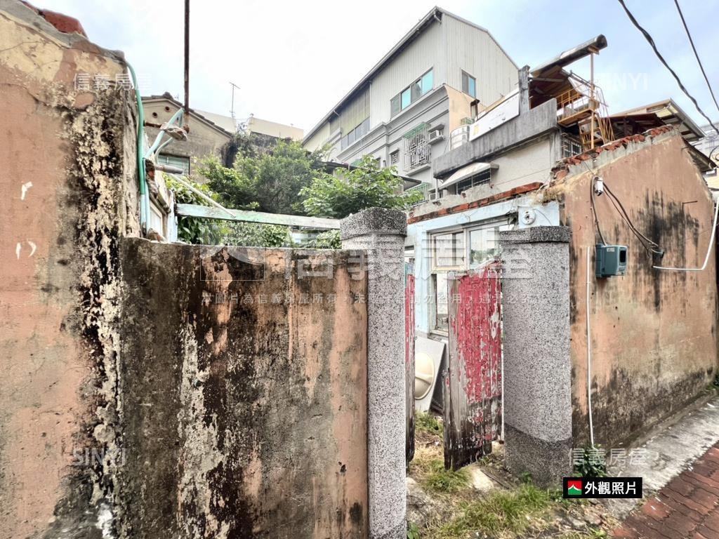 近長榮中學約３４坪土地房屋室內格局與周邊環境