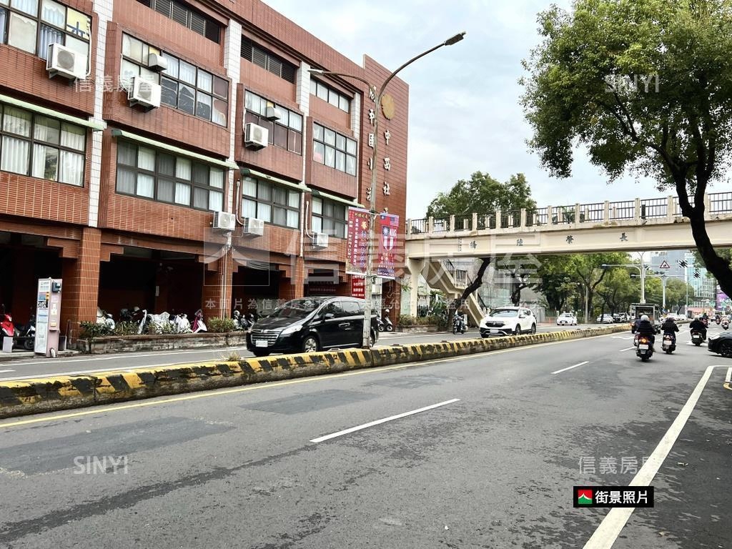 近長榮中學約３４坪土地房屋室內格局與周邊環境