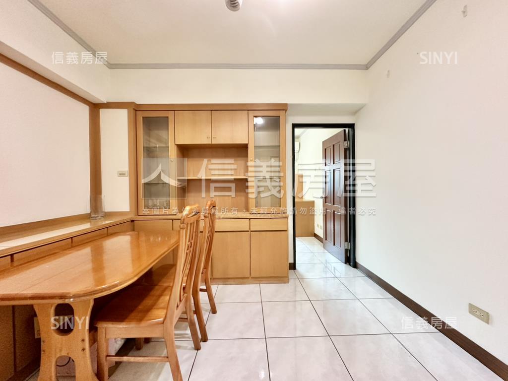 ＜專任＞狀元紅四房車位房屋室內格局與周邊環境