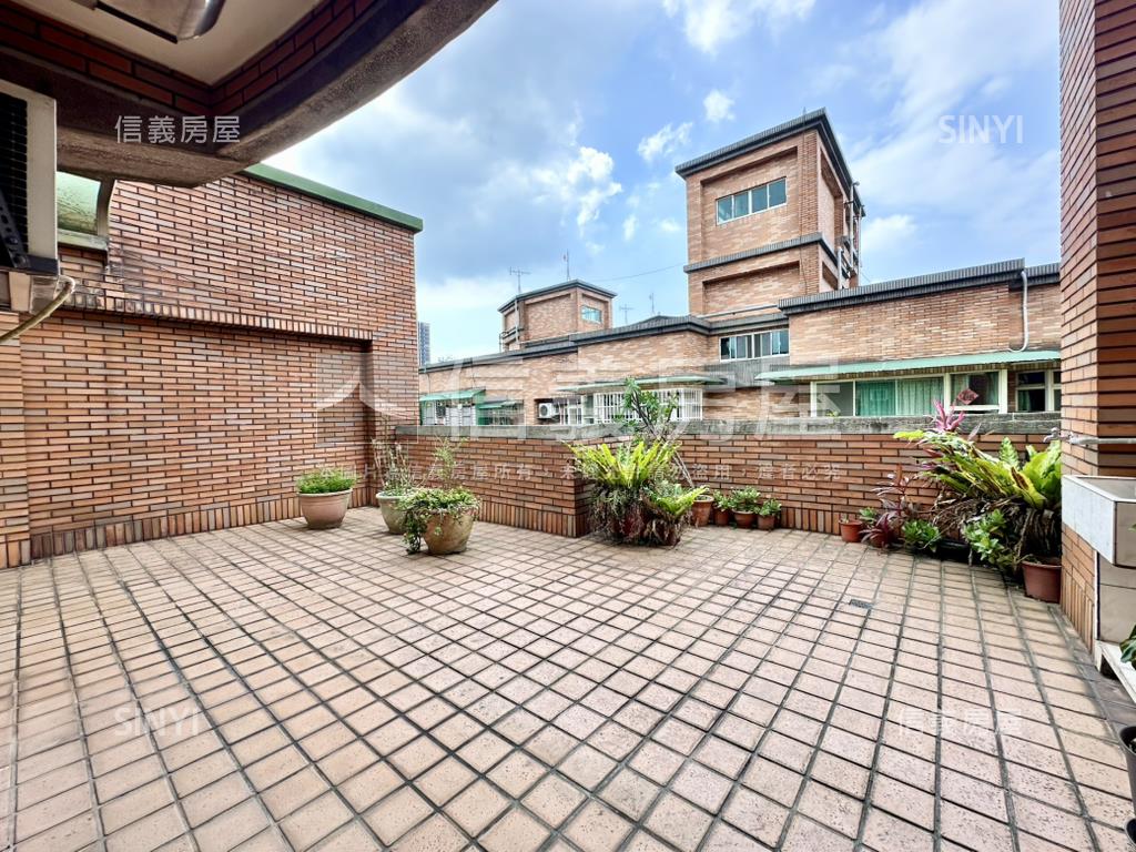 ＜專任＞狀元紅四房車位房屋室內格局與周邊環境