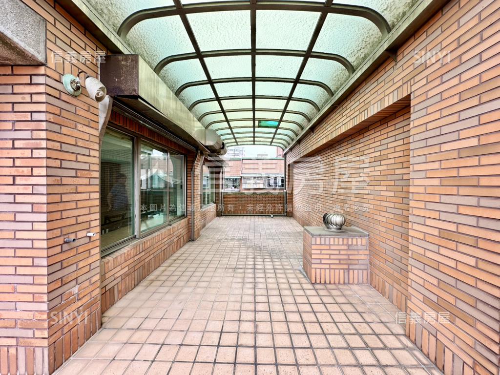 ＜專任＞狀元紅四房車位房屋室內格局與周邊環境