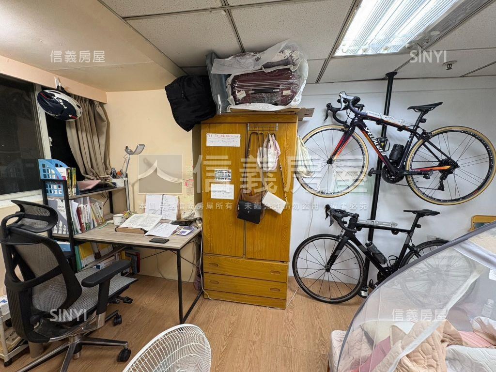近中國醫高樓視野電梯套房房屋室內格局與周邊環境