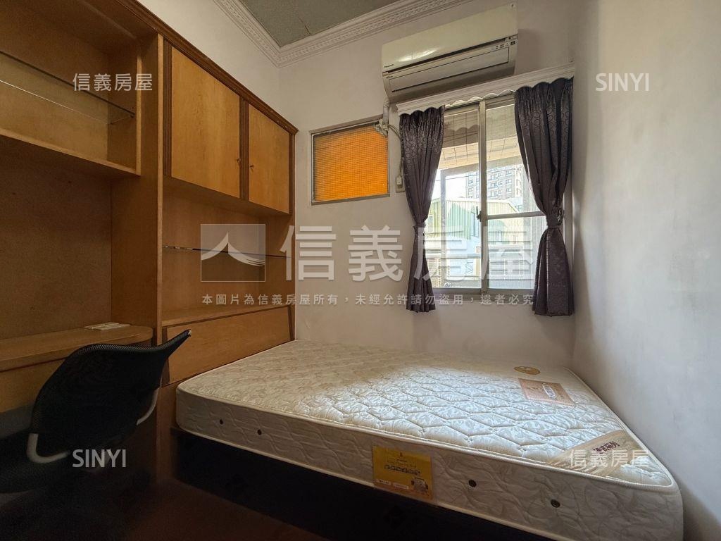 亞灣邊間採光３房車位房屋室內格局與周邊環境