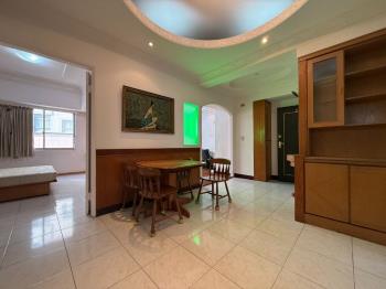 亞灣邊間採光３房車位