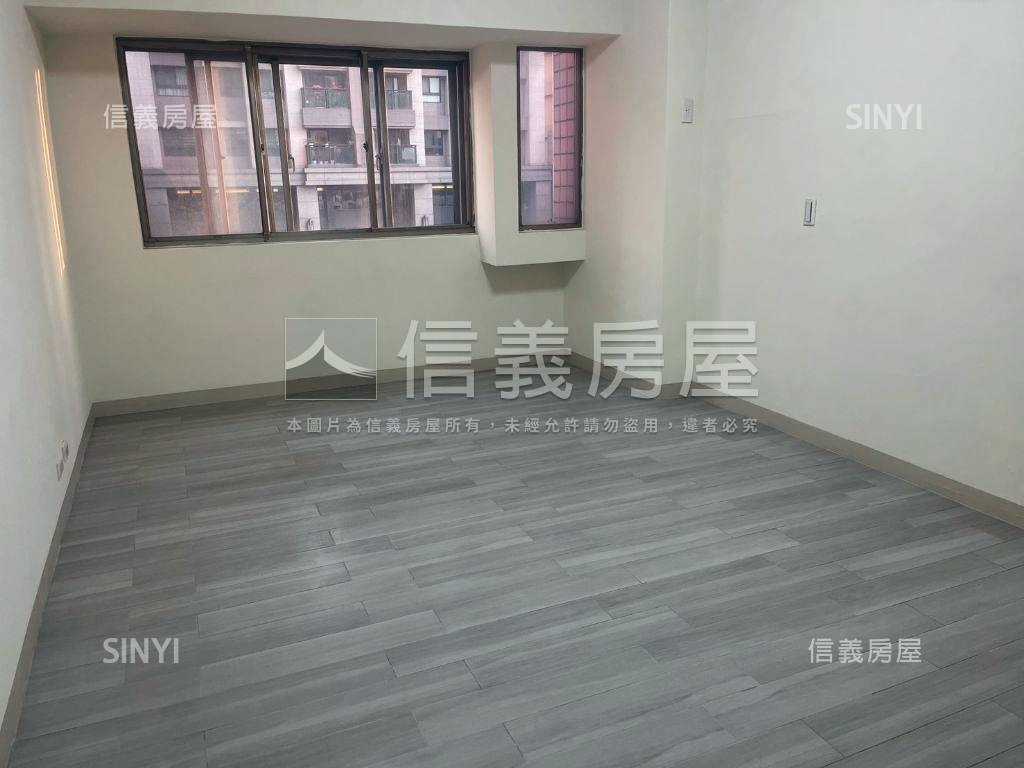 小港中安路熱鬧黃金店面房屋室內格局與周邊環境