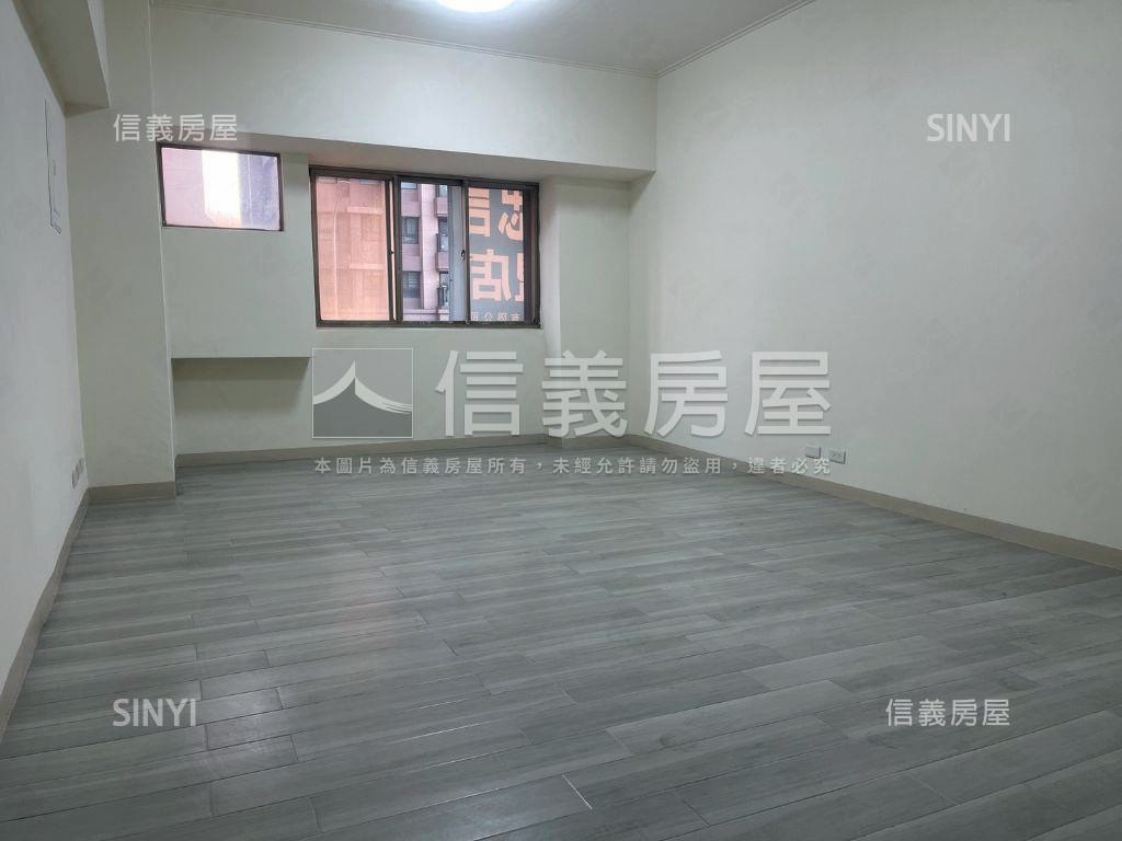 小港中安路熱鬧黃金店面房屋室內格局與周邊環境