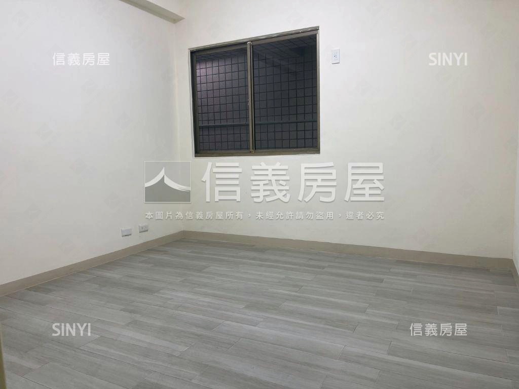 小港中安路熱鬧黃金店面房屋室內格局與周邊環境