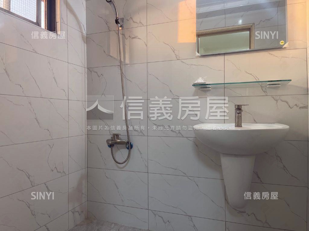 小港中安路熱鬧黃金店面房屋室內格局與周邊環境