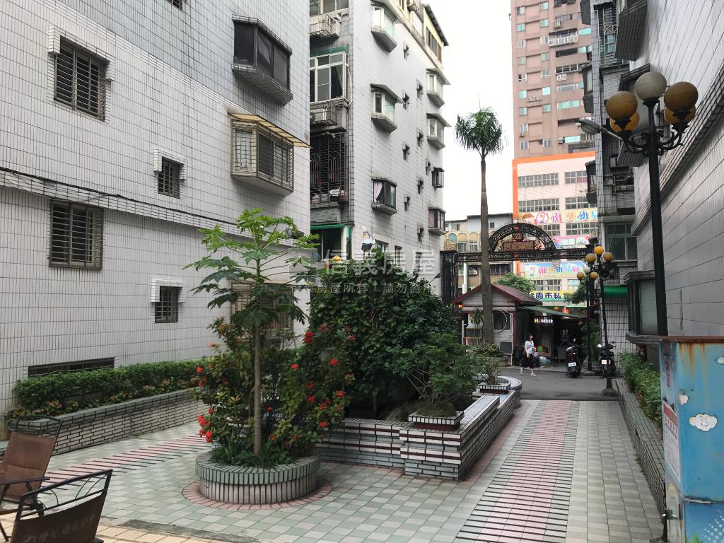 迴龍站２１世紀大空間房屋室內格局與周邊環境