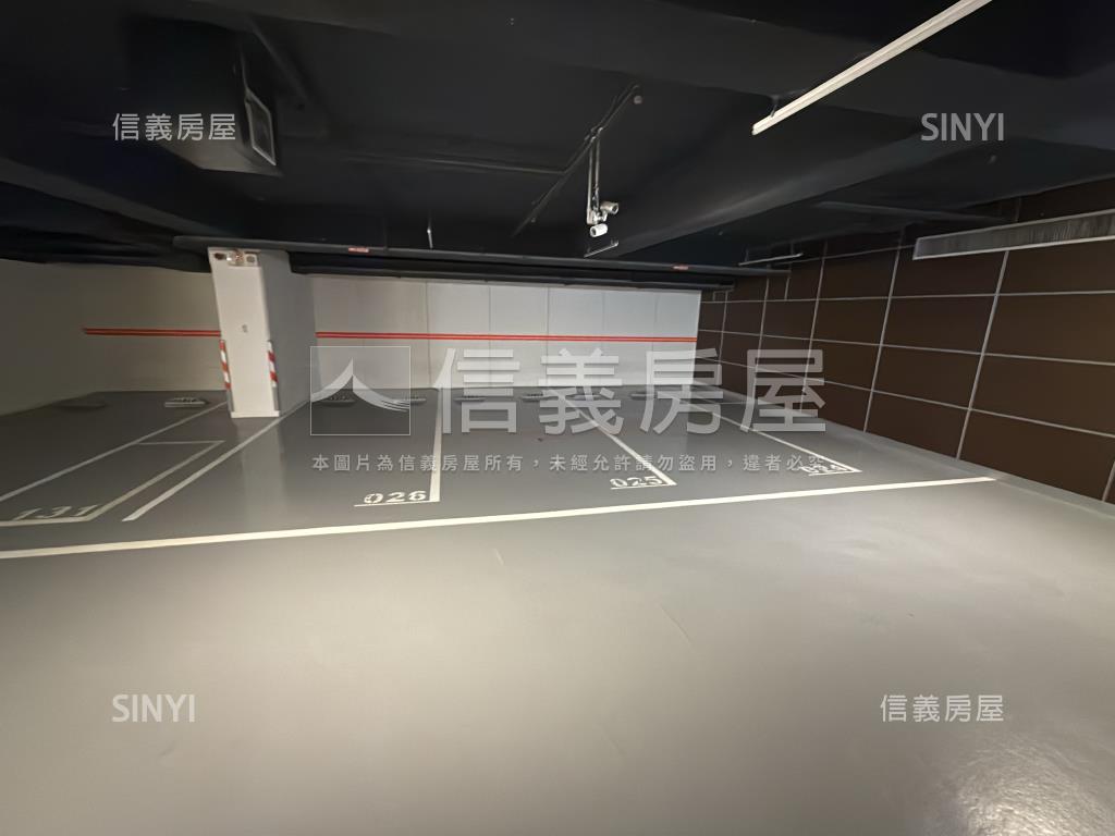 仁愛翠亨豪邸車位１房屋室內格局與周邊環境