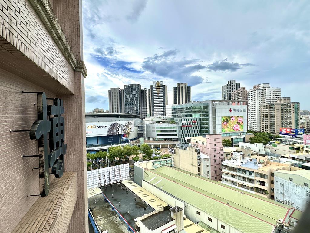 新市民·巨蛋捷運三房平移房屋室內格局與周邊環境