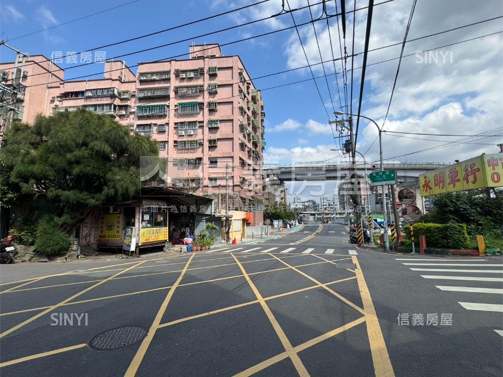 國華捷運三角窗滿租透天厝房屋室內格局與周邊環境