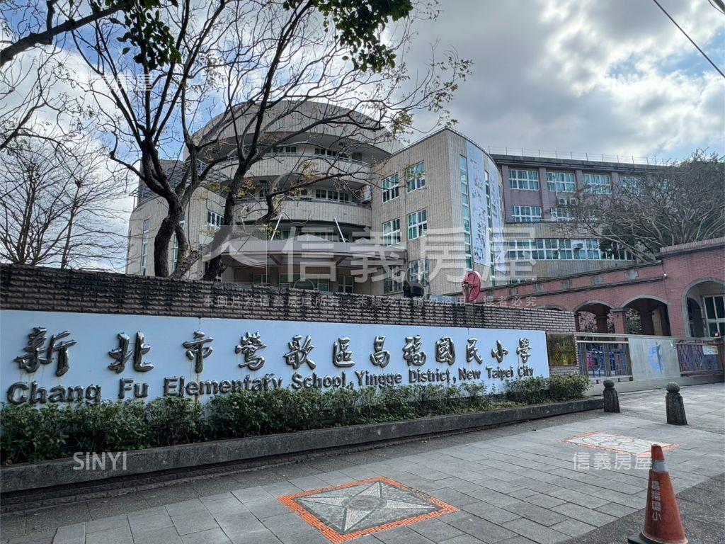 國華捷運三角窗滿租透天厝房屋室內格局與周邊環境