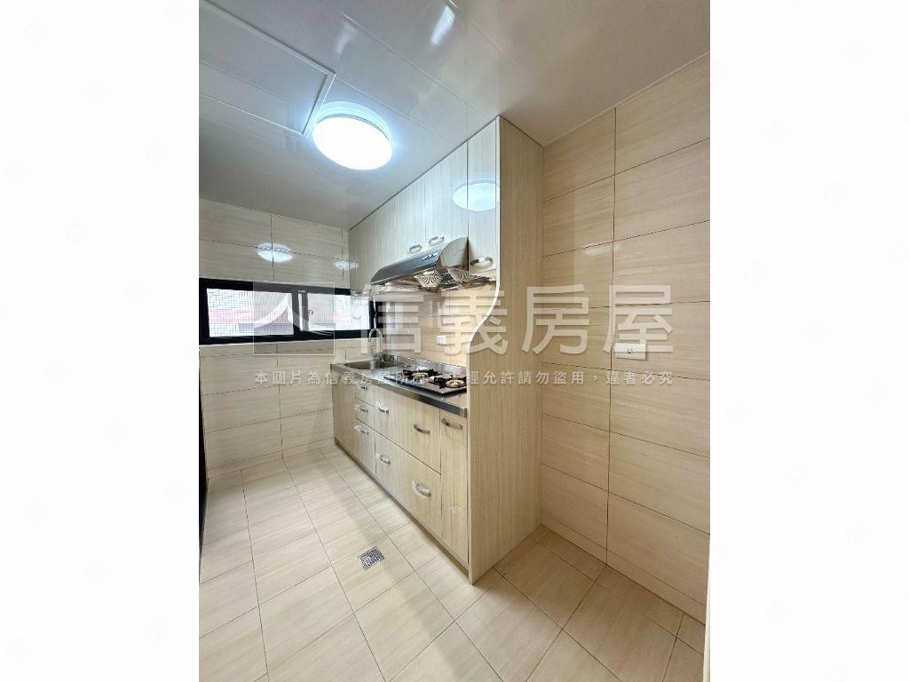 陽光沐浴。大湖電梯２房房屋室內格局與周邊環境