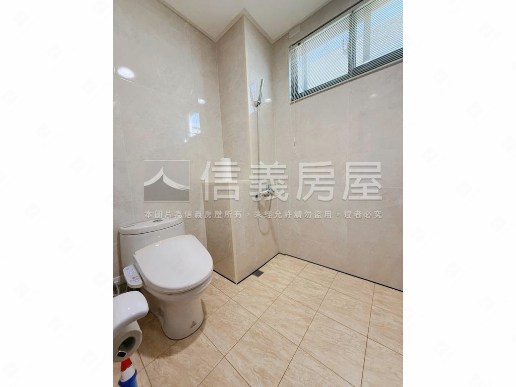 北屯四面採光獨棟別墅房屋室內格局與周邊環境