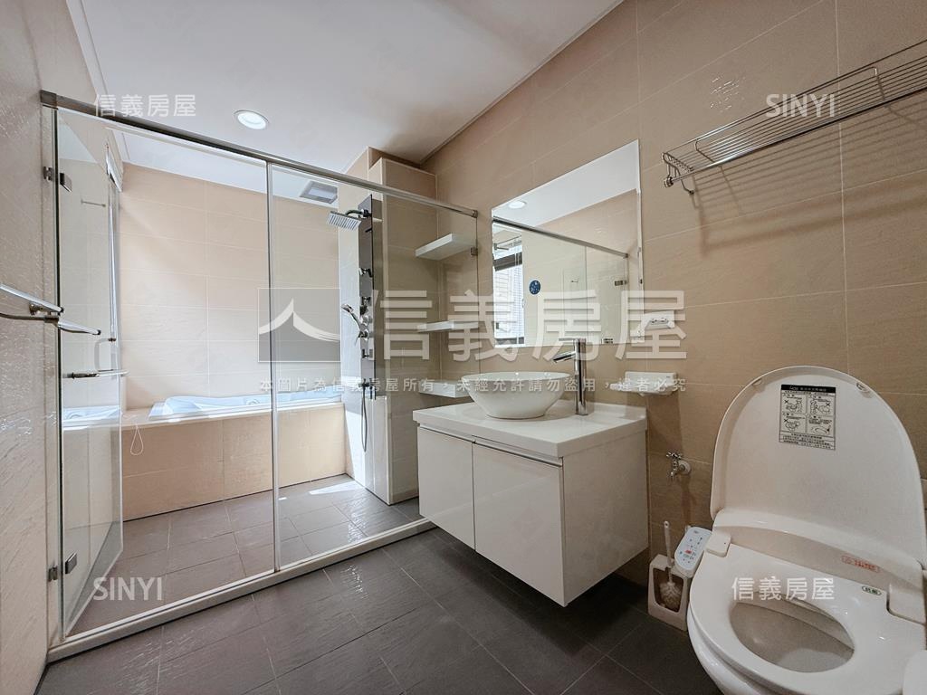 北屯四面採光獨棟別墅房屋室內格局與周邊環境