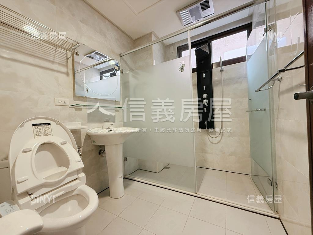 北屯四面採光獨棟別墅房屋室內格局與周邊環境