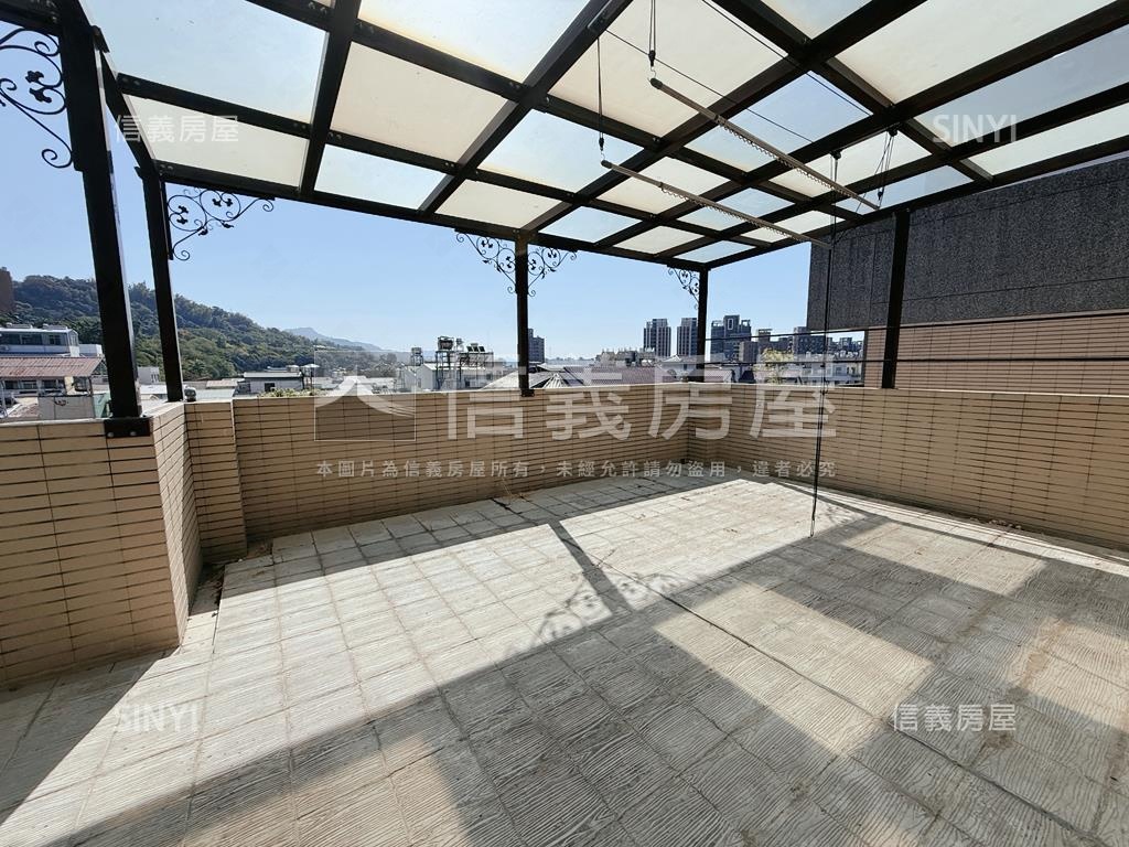 北屯四面採光獨棟別墅房屋室內格局與周邊環境