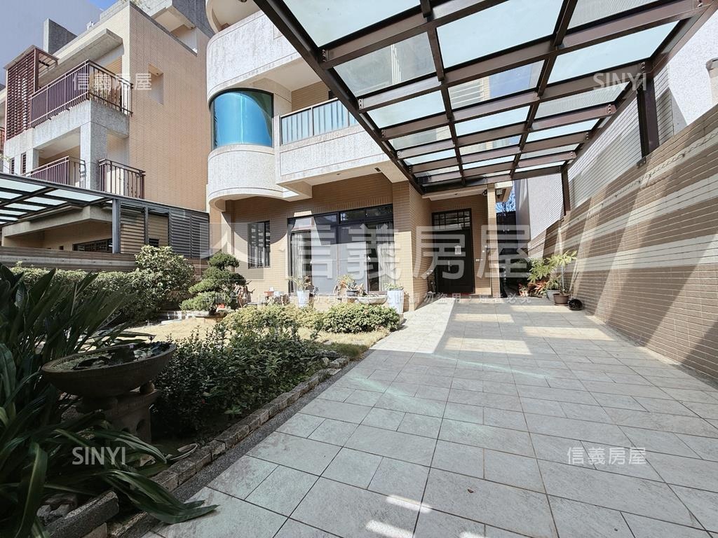 北屯四面採光獨棟別墅房屋室內格局與周邊環境