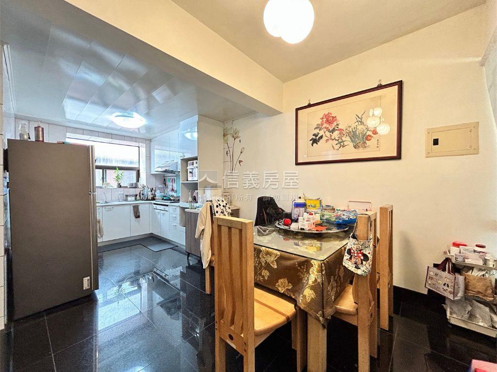 專任誠昌綠第二期霧峰透天房屋室內格局與周邊環境