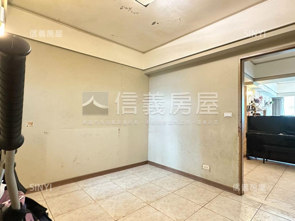 鴛鴦蝴蝶４房＋平面車位房屋室內格局與周邊環境