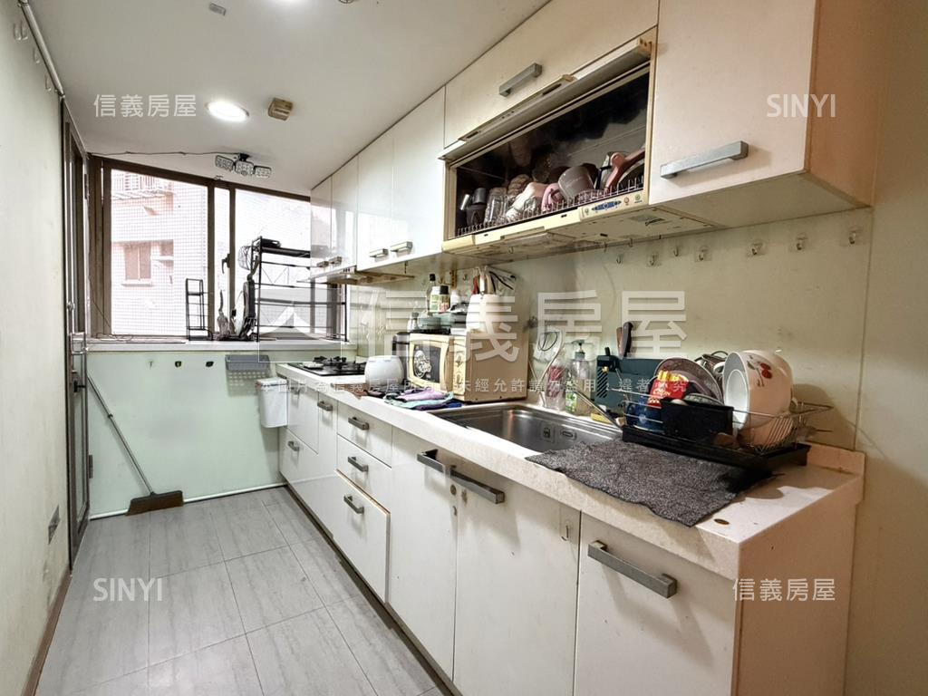 鴛鴦蝴蝶４房＋平面車位房屋室內格局與周邊環境