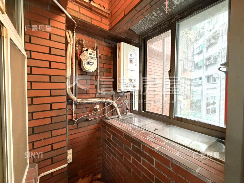 鴛鴦蝴蝶４房＋平面車位房屋室內格局與周邊環境