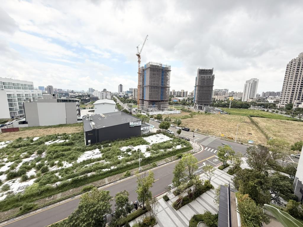 磐興全新精裝大三房平車房屋室內格局與周邊環境