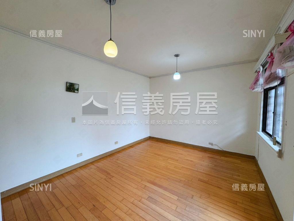 ⭐金龍大庭院稀有透天⭐房屋室內格局與周邊環境