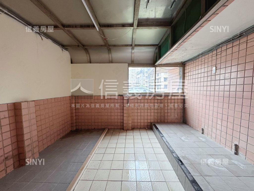 ⭐金龍大庭院稀有透天⭐房屋室內格局與周邊環境