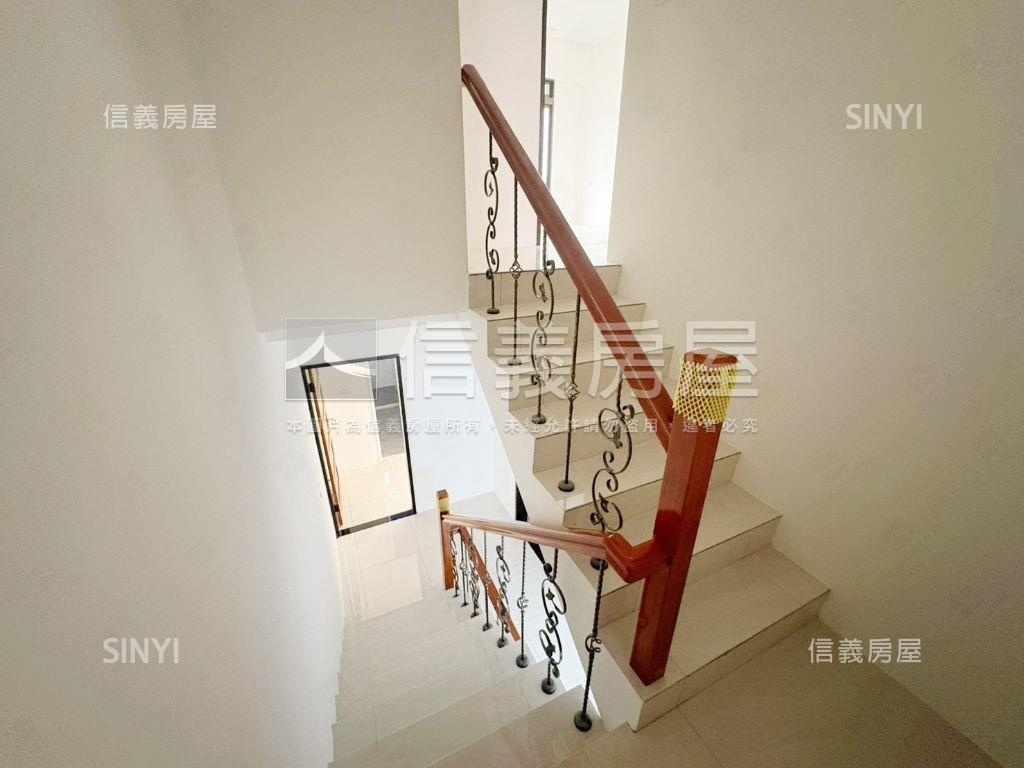 金陵路整新美透天房屋室內格局與周邊環境