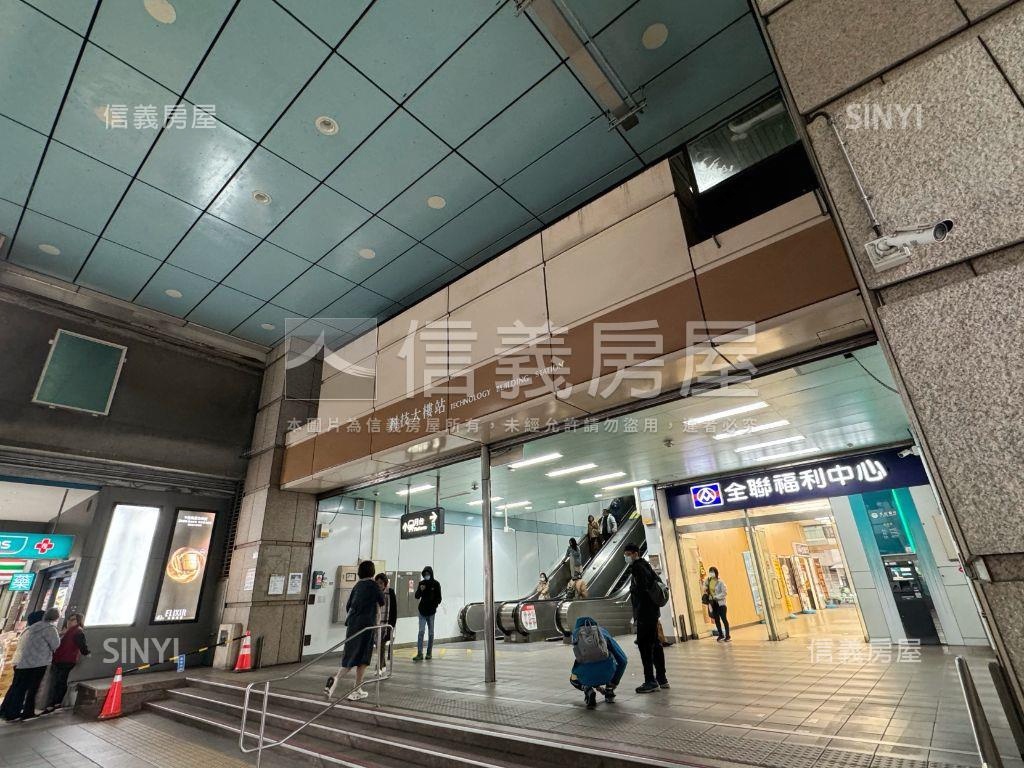 捷運商二大土地增值樓店Ａ房屋室內格局與周邊環境