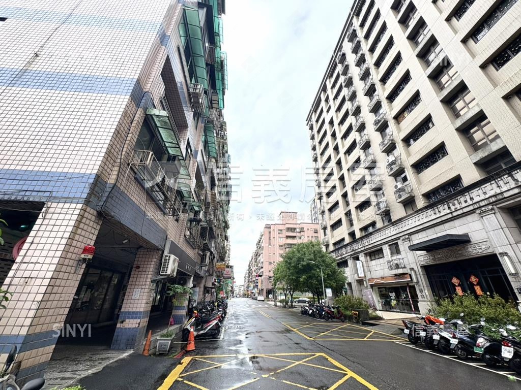 新店安德漂亮方正三房房屋室內格局與周邊環境