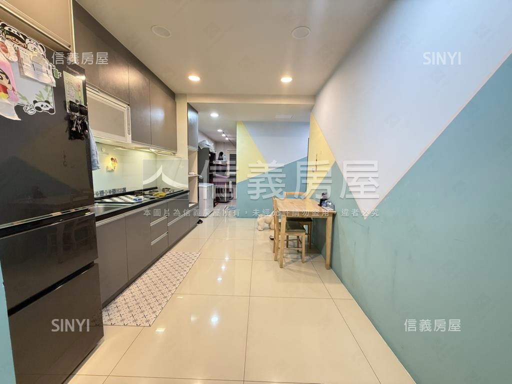 近重劃區漂亮一樓房屋室內格局與周邊環境