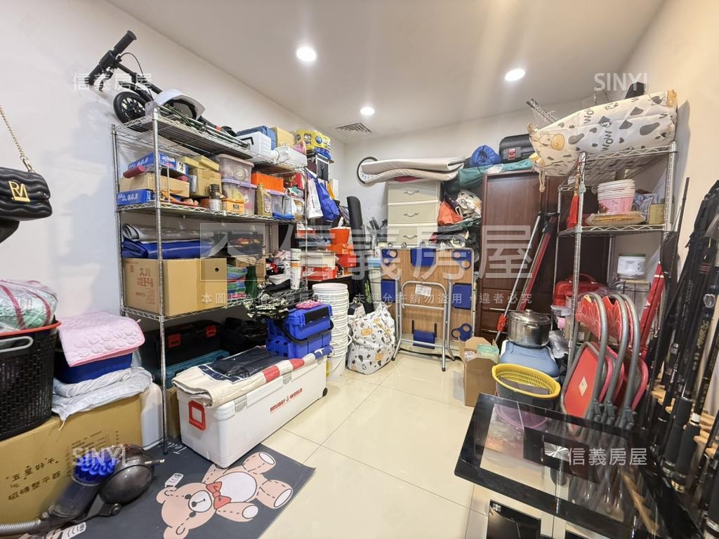 近重劃區漂亮一樓房屋室內格局與周邊環境