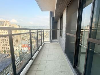 邊間全看山四房３衛雙平車