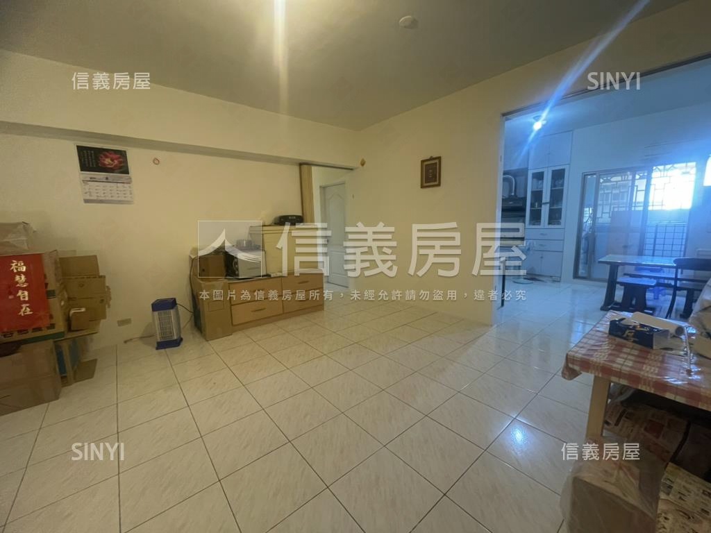 中西區電梯採光大三房房屋室內格局與周邊環境