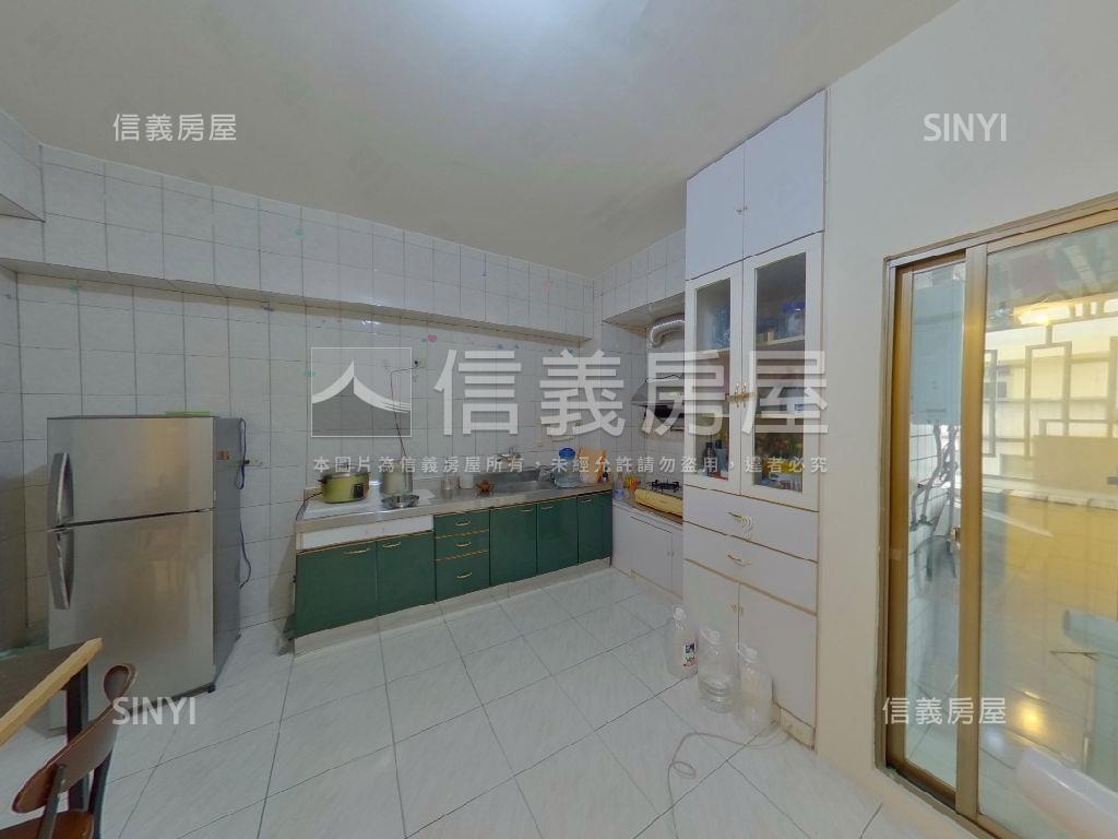 中西區電梯採光大三房房屋室內格局與周邊環境