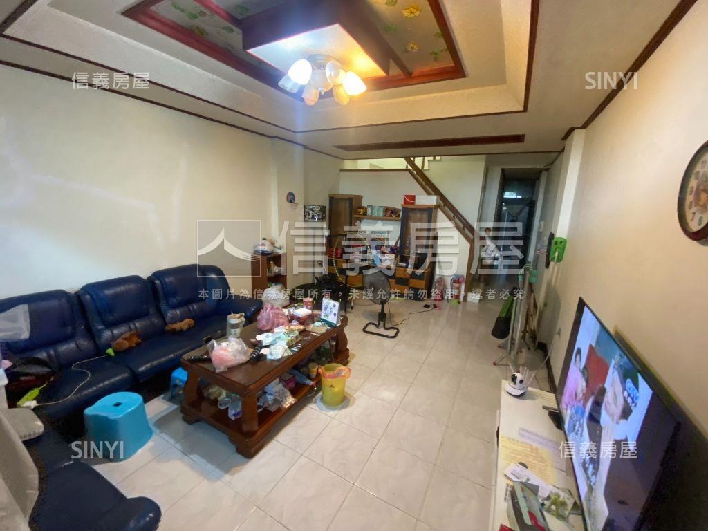 ✦藏綠✦首購臨路美透天房屋室內格局與周邊環境