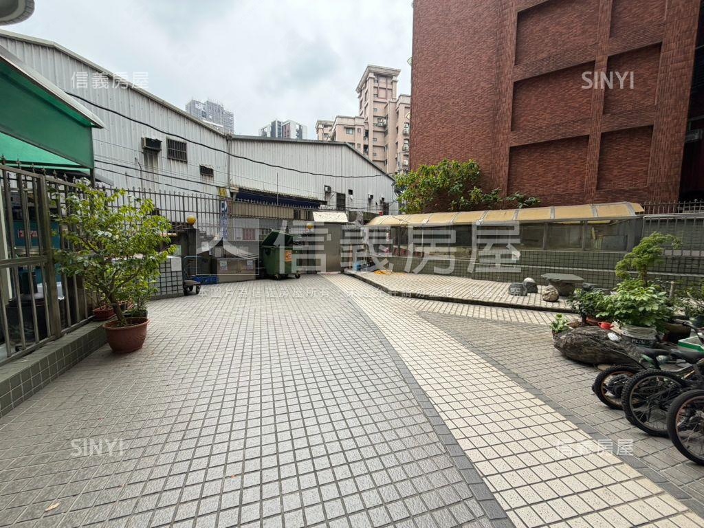 ★三重捷運精美電梯Ｂ戶房屋室內格局與周邊環境