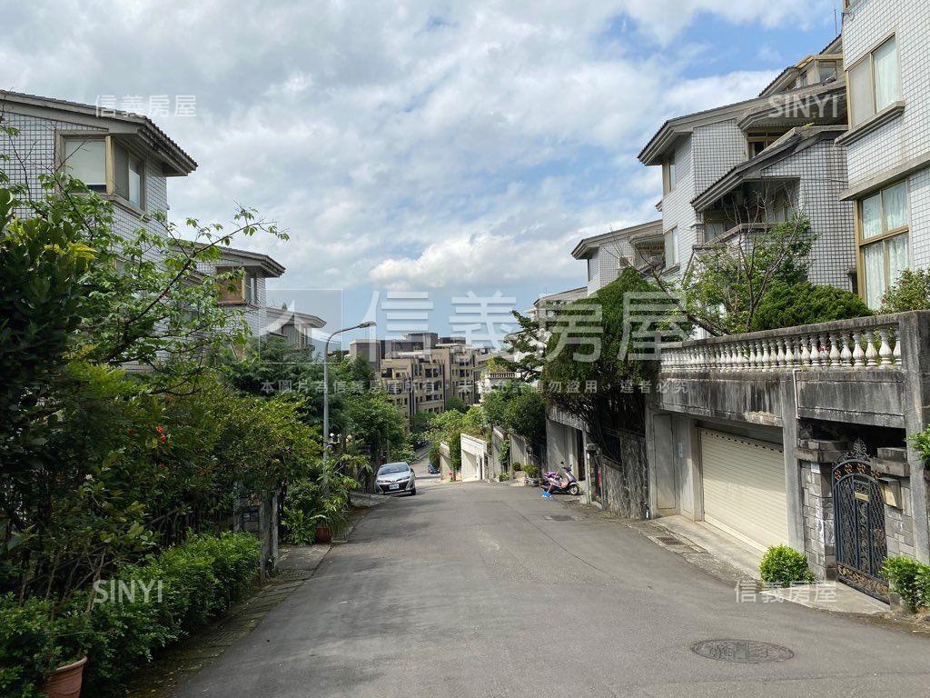 金石山莊稀有透天房屋室內格局與周邊環境