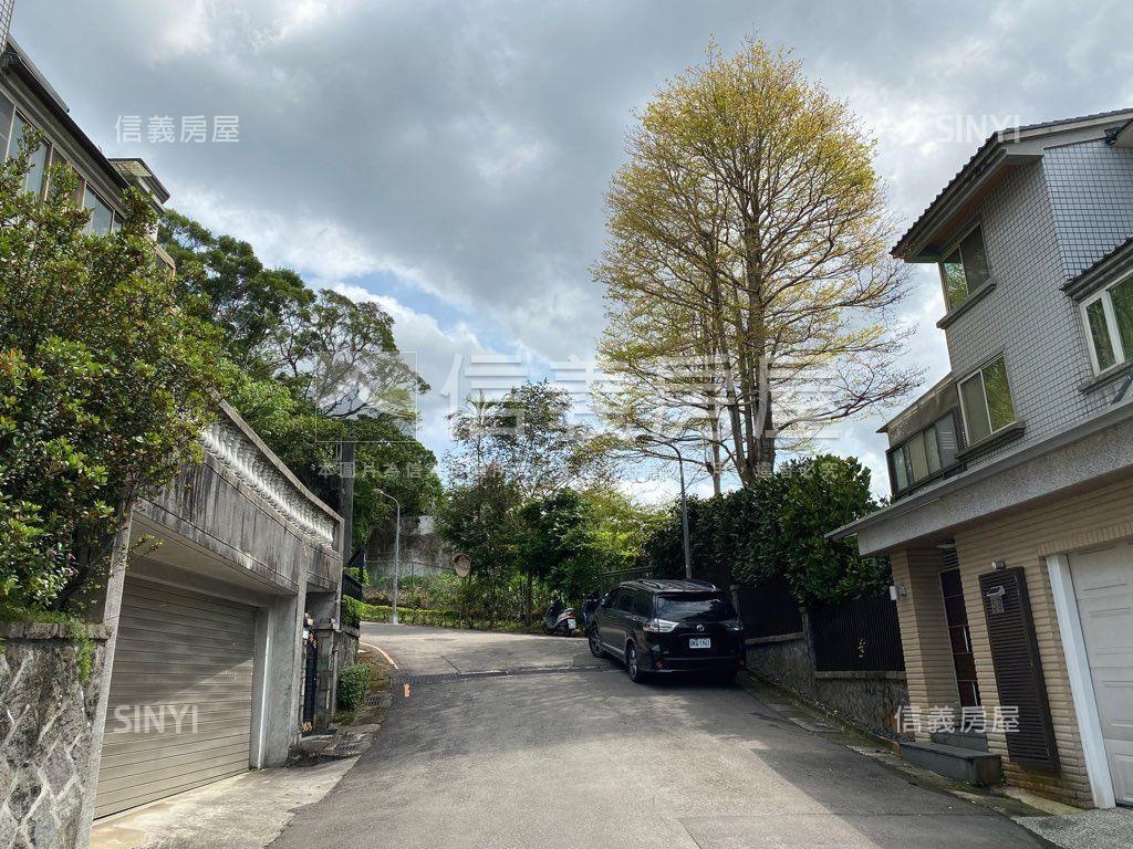金石山莊稀有透天房屋室內格局與周邊環境