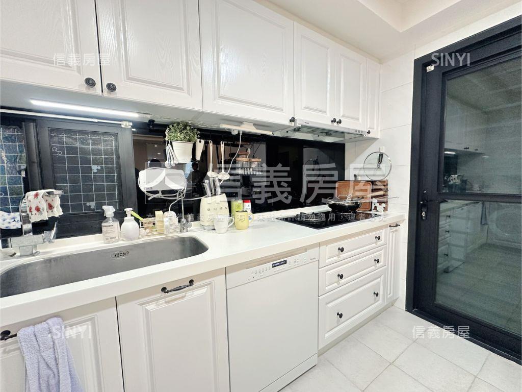 成功大道外棟大三房雙車位房屋室內格局與周邊環境