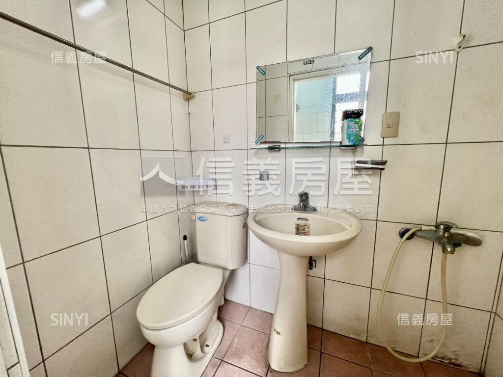 近台中車站熱鬧透天店面房屋室內格局與周邊環境