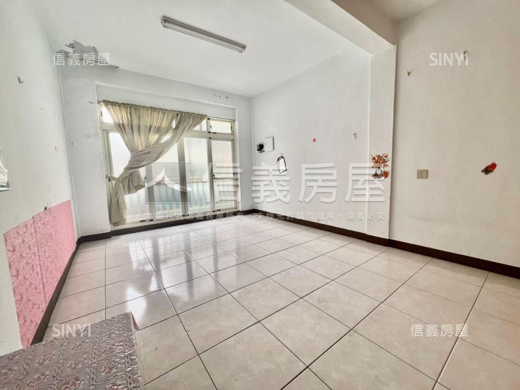 近台中車站熱鬧透天店面房屋室內格局與周邊環境