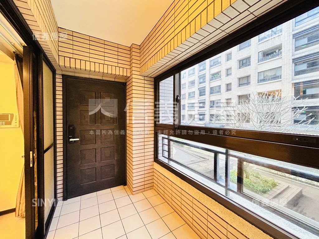 天域．低調奢華三房房屋室內格局與周邊環境