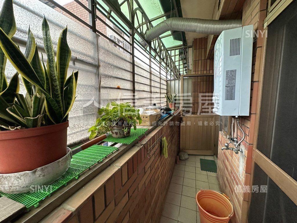 近竹北火車站３房加車位房屋室內格局與周邊環境